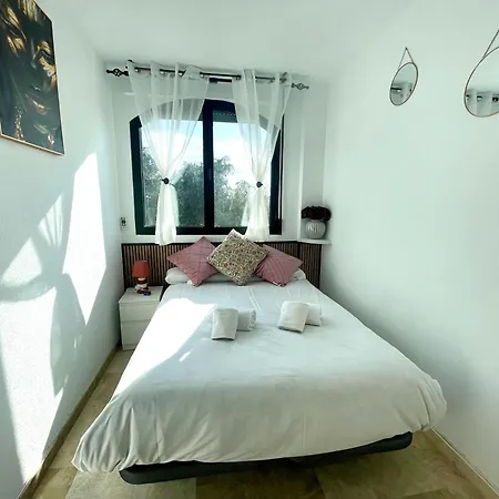 El Balcon Del Puente Con Parking Gratis アパート